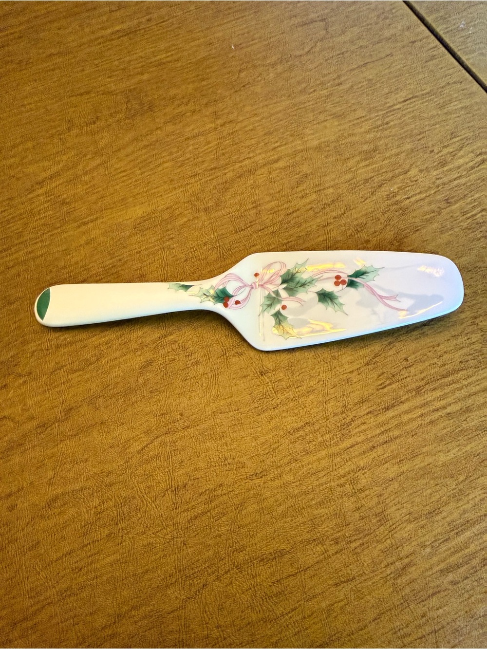 Mikasa Ribbon Holly Bone China Cake Pie Server Discontinued CAF03